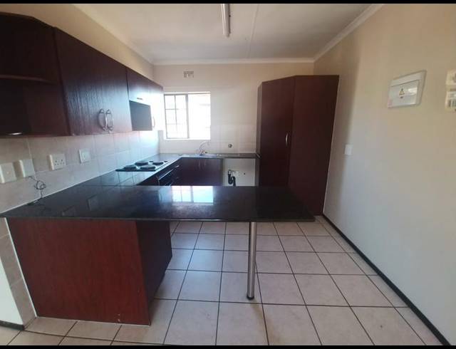 2 BEDROOM PROPERTY TO RENT IN SONNEVELD